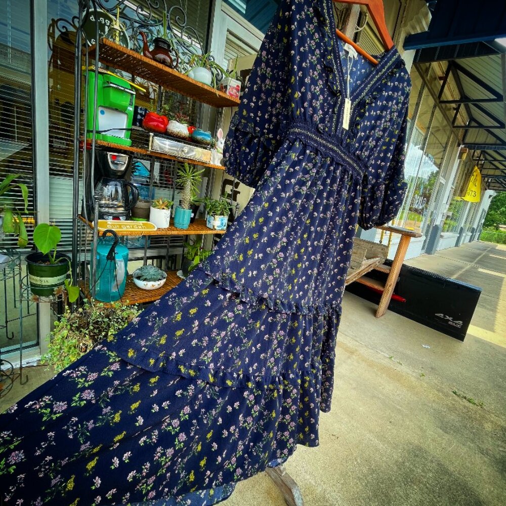 NWT Women's Large MAX STUDIO Navy Floral V-neck Empire Waist Tiered Midi Dress